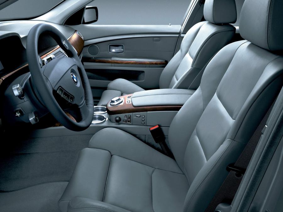 BMW 7-Series 2001 года  (фото 9 из 9)
